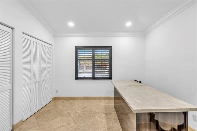 Building Photo - 6300 SW 190th Ave
