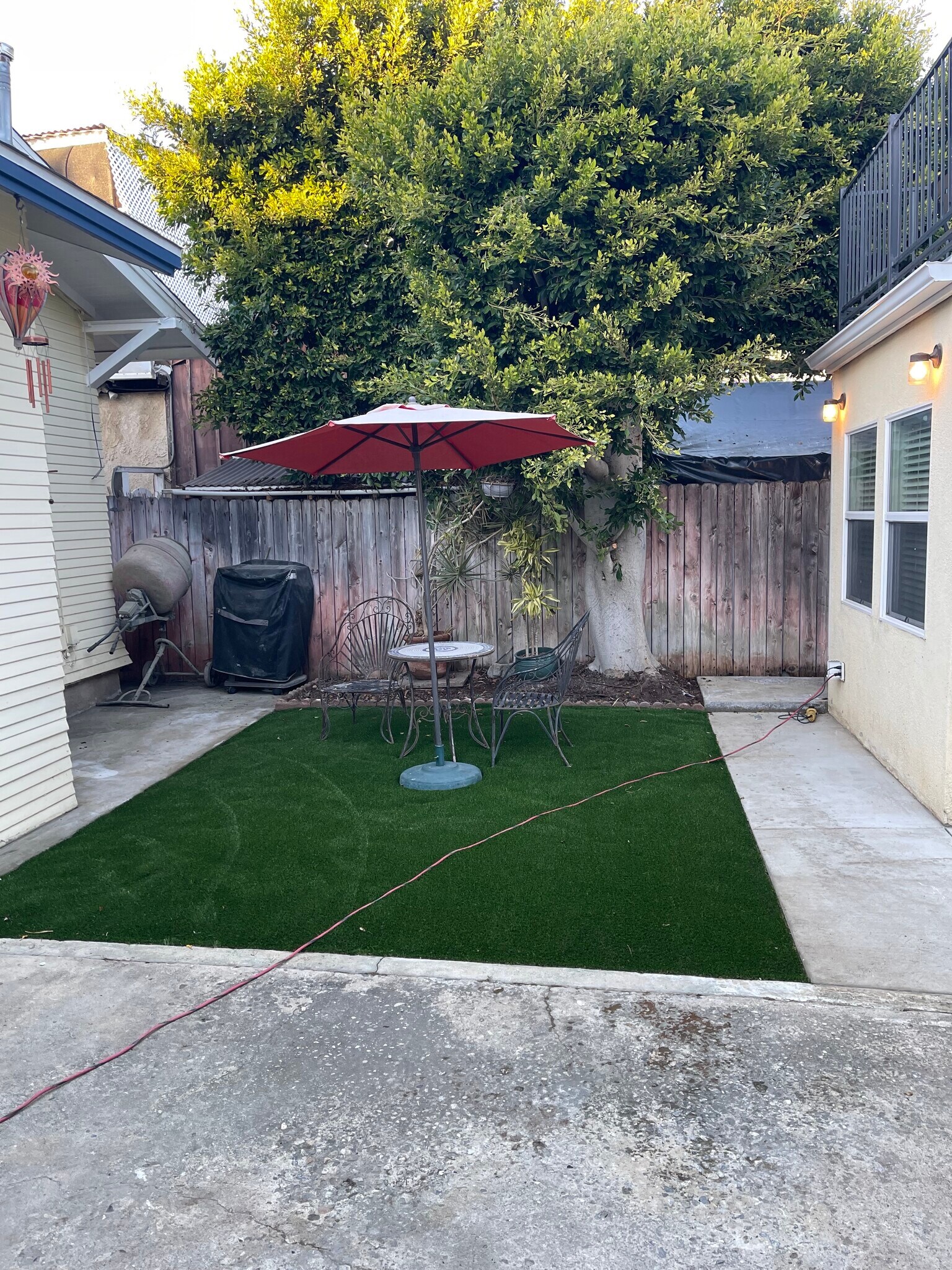 YARD - 508 S Catalina Ave