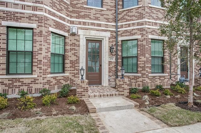 Building Photo - 232 Crockett St