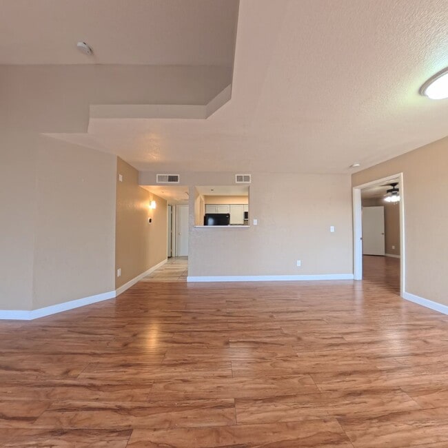 Building Photo - 8101 W Flamingo Rd