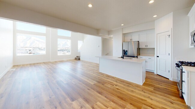 Building Photo - 547 W 1810 N
