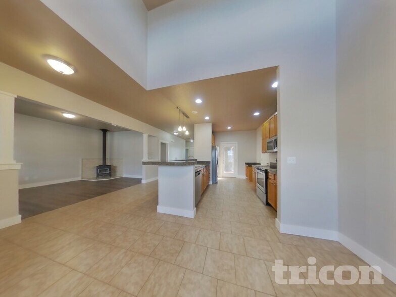 Building Photo - 1910 Mahogany Way