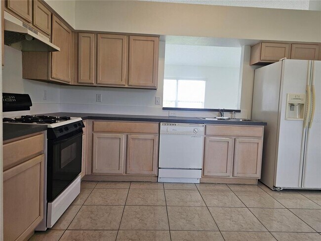 Building Photo - 13345 Pinyon Dr