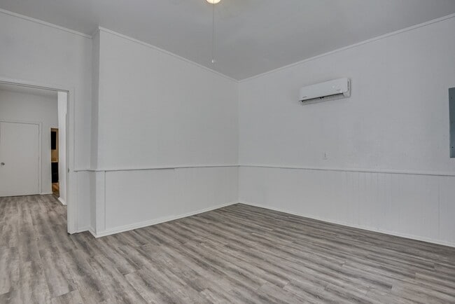 Building Photo - 1418 Maple St