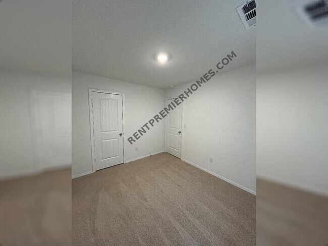 Building Photo - 45 Kinley Ln