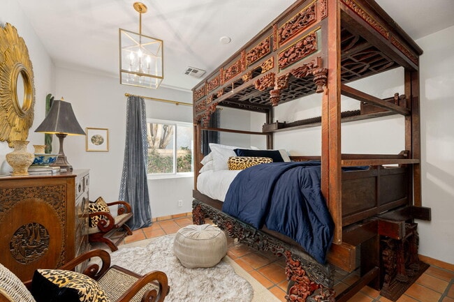 Building Photo - 73055 Amber St