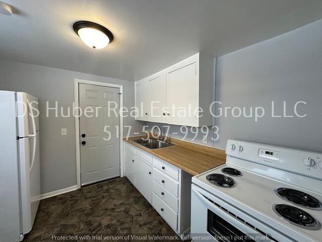 Building Photo - 440 Community St