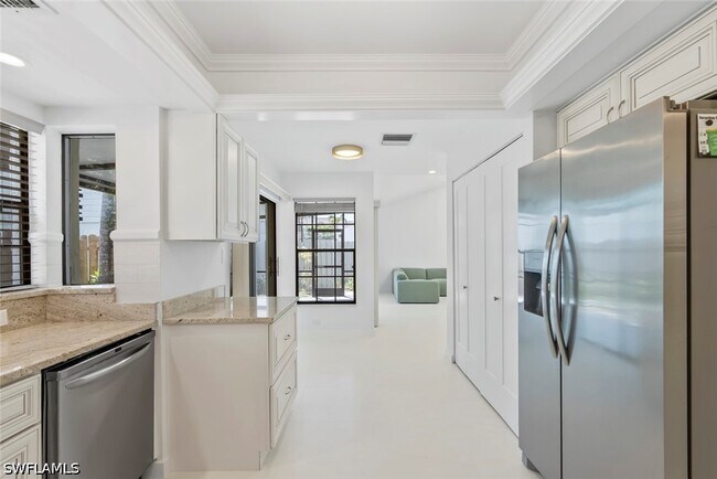 Building Photo - 879 Meadowland Dr
