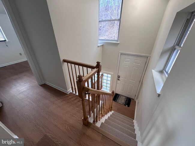 Building Photo - 205 S 7th St