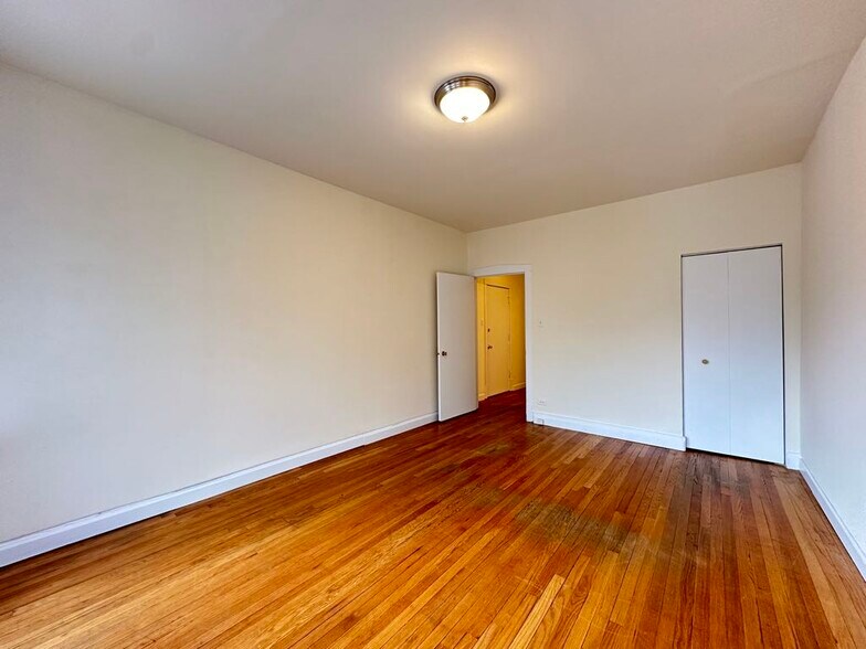 Building Photo - 1530 N Kedzie Ave