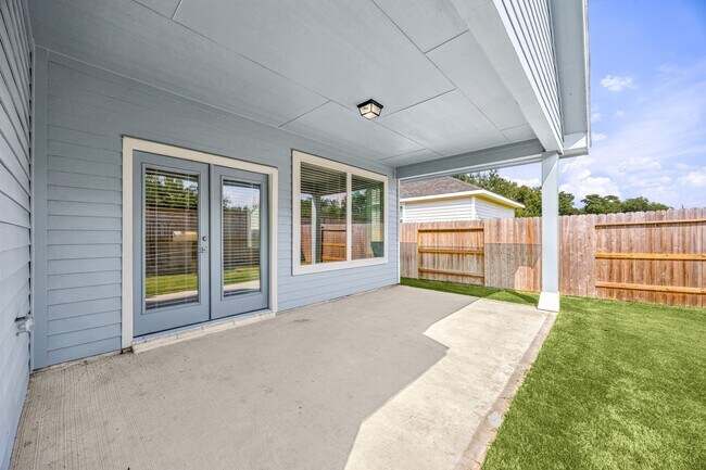 Building Photo - 33007 Carolyns Perfection Lp