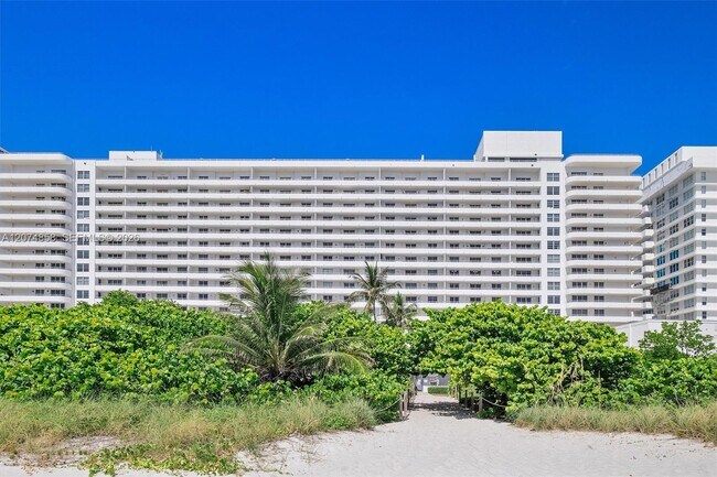 Building Photo - 5555 Collins Ave