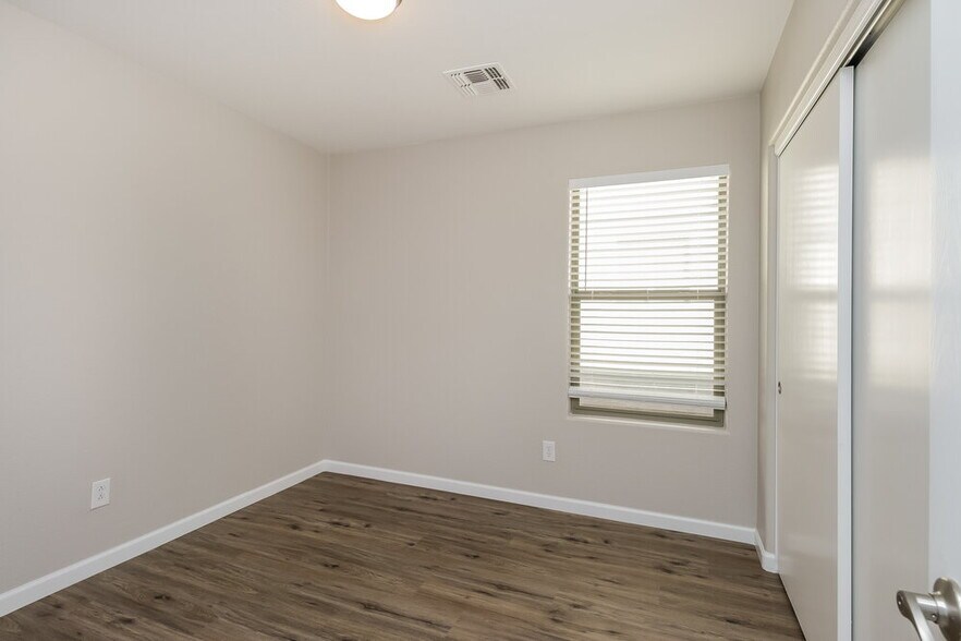 Building Photo - 29409 N Pyrite Ln