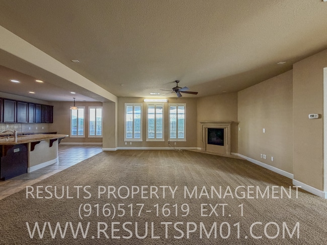 Building Photo - Elegance and spacious Mini Mansion