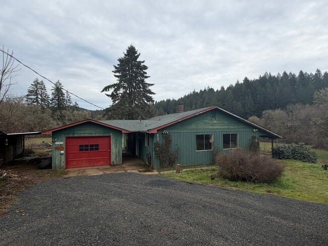 Building Photo - Home with a View!