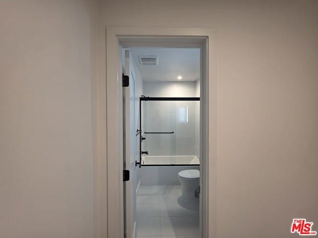 Building Photo - 3660 Watseka Ave