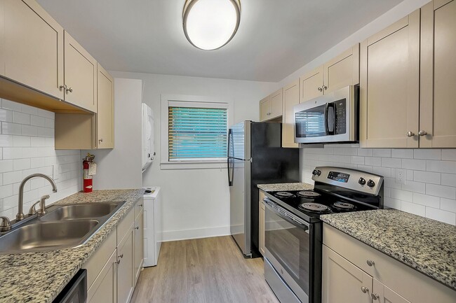 Interior Photo - Greenview Apartments - Forest Park