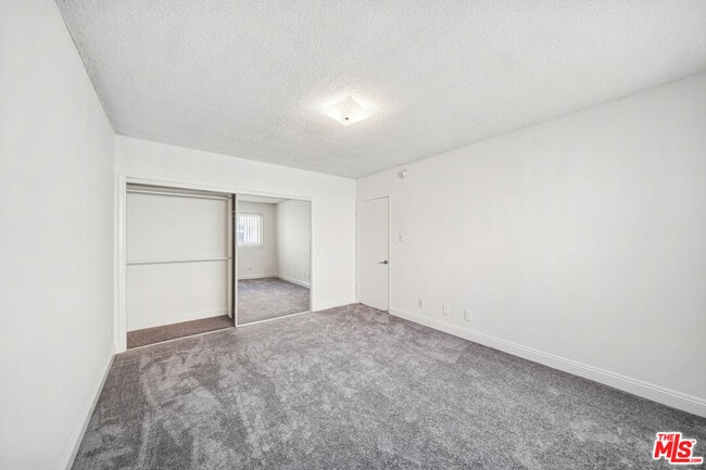 Building Photo - 1050 S Wooster St