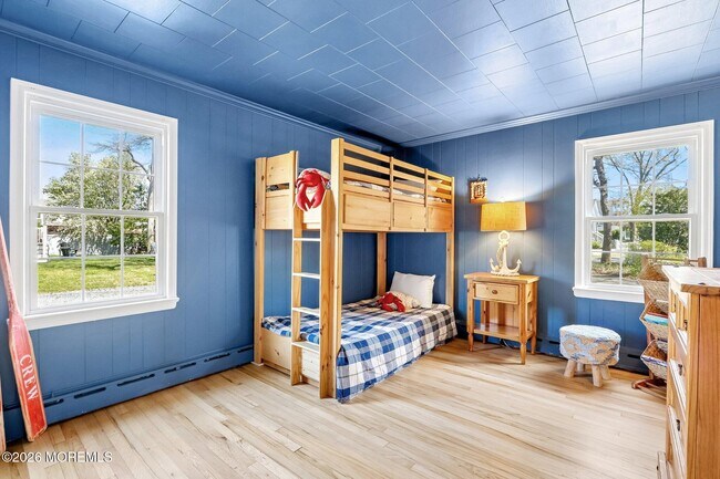 Building Photo - 1850 Fernwood Rd