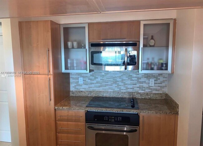 Building Photo - 610 W Las Olas Blvd