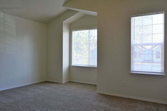 Building Photo - 773 SW 198th Pl