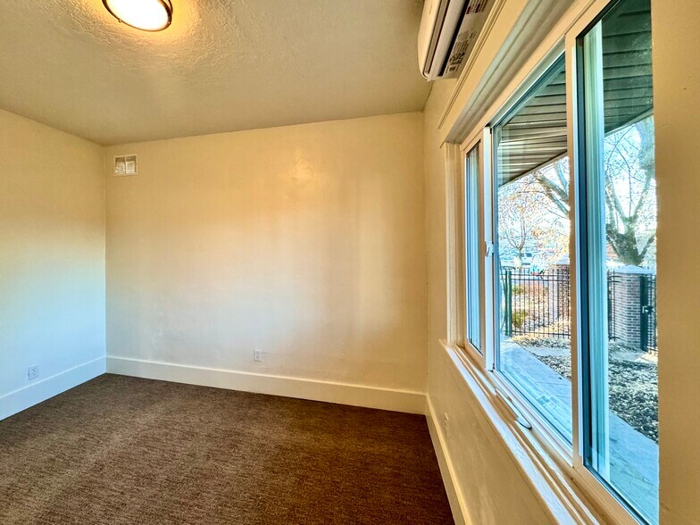 Building Photo - 76 W 200 S