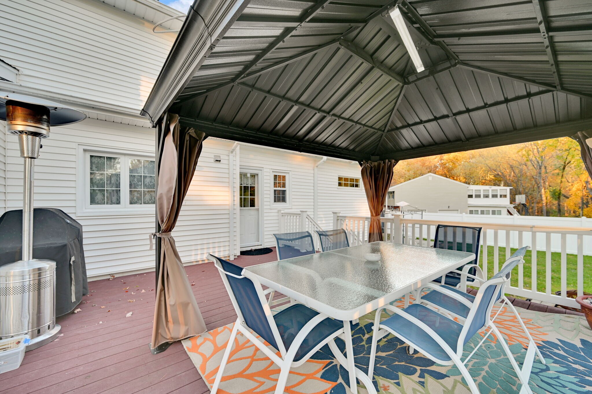 Building Photo - 15 Sweetwood Ct