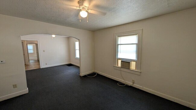 Building Photo - 1435 W 32nd St