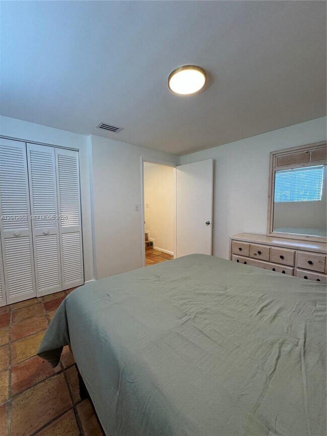 Building Photo - 1460 Ocean Dr