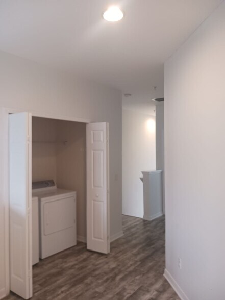Building Photo - 620 Pinebranch Cir