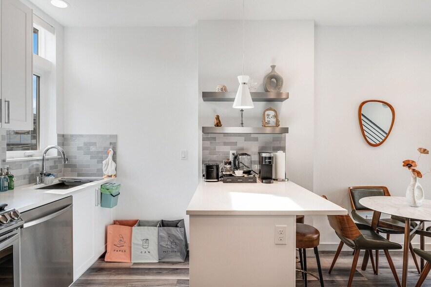 Building Photo - 4613 Dayton Ave N