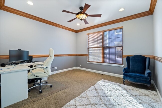 Building Photo - 408 N White Deer Trail