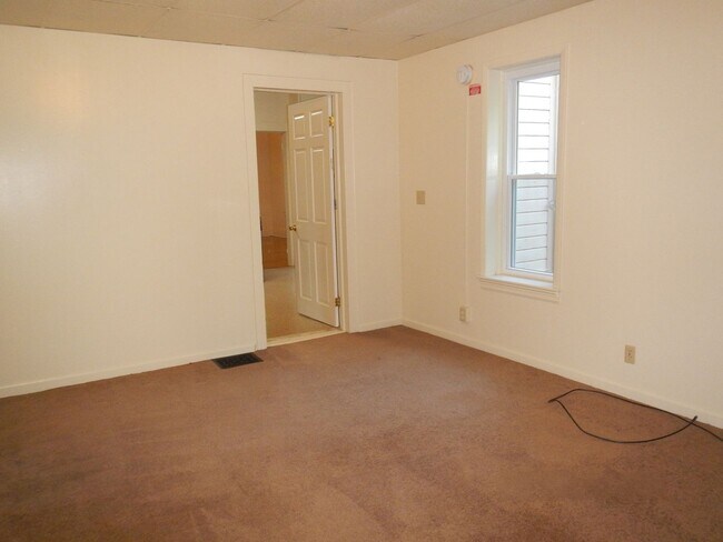 Building Photo - 134 Bassett St