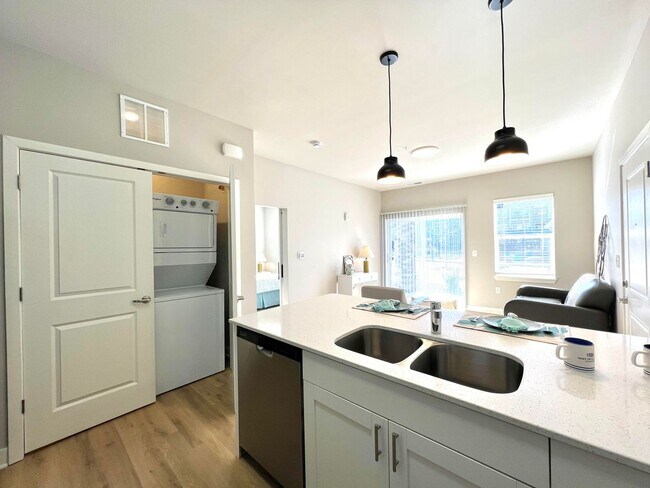 Interior Photo - Water's Edge Apartments