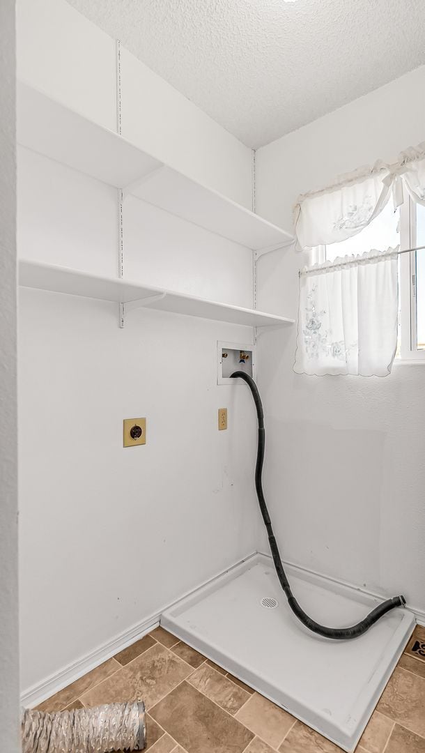 Building Photo - 3 Bedroom Home