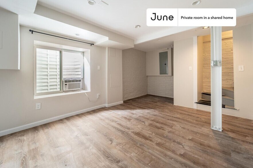 Building Photo - Room in Shared 2 bed/1 bath home