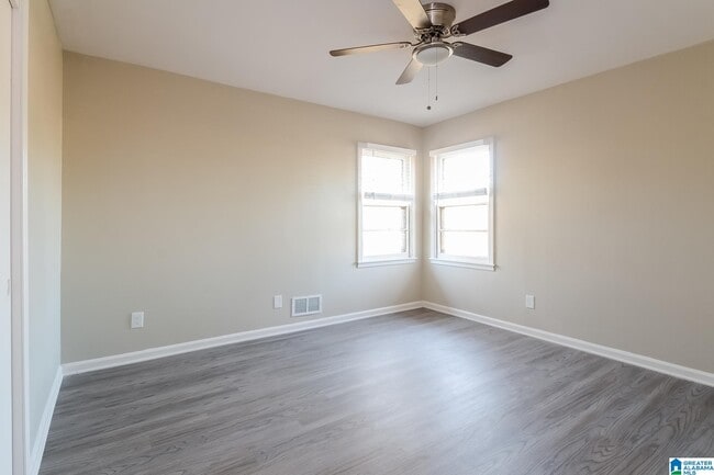 Building Photo - 412 1st Way