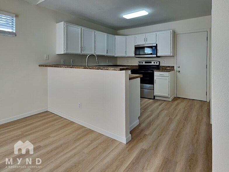 Building Photo - 4545 N 67th Ave