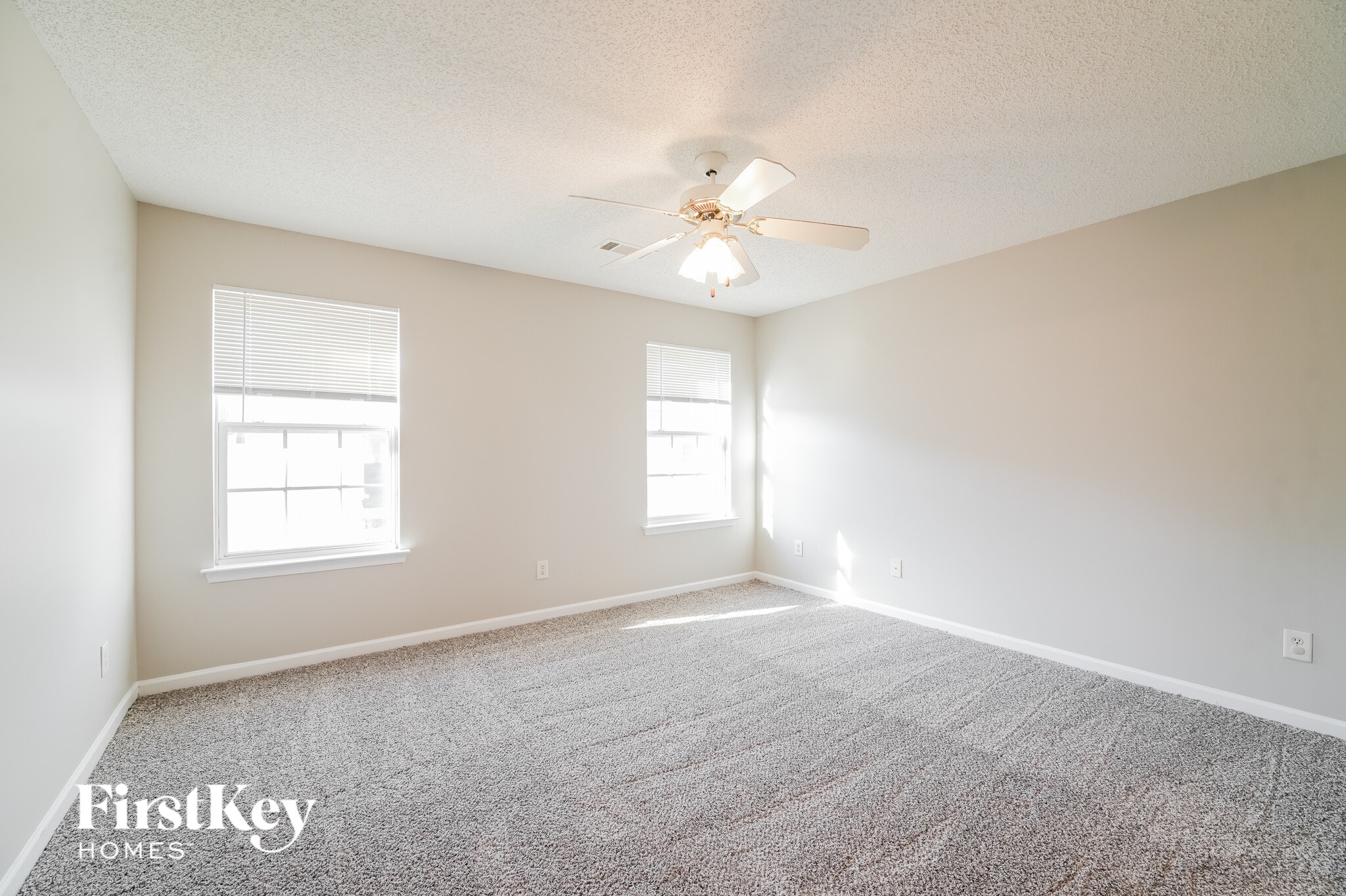 Building Photo - 6224 Hickory Ln Cir