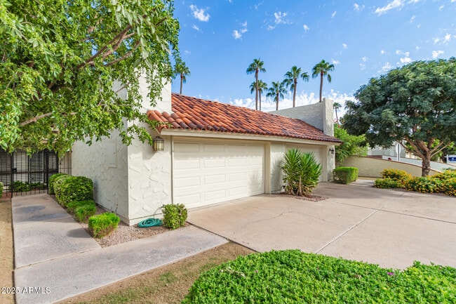 Building Photo - 5531 N 71st Pl