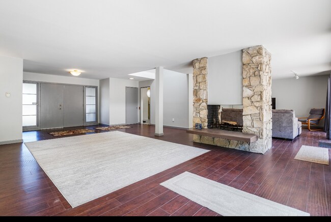 Building Photo - 6216 Paseo Cyn Dr