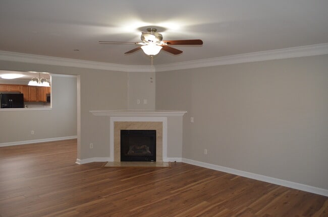 Building Photo - 1401 Peppermint Ln