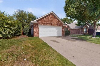 Building Photo - 10805 Nantucket Dr