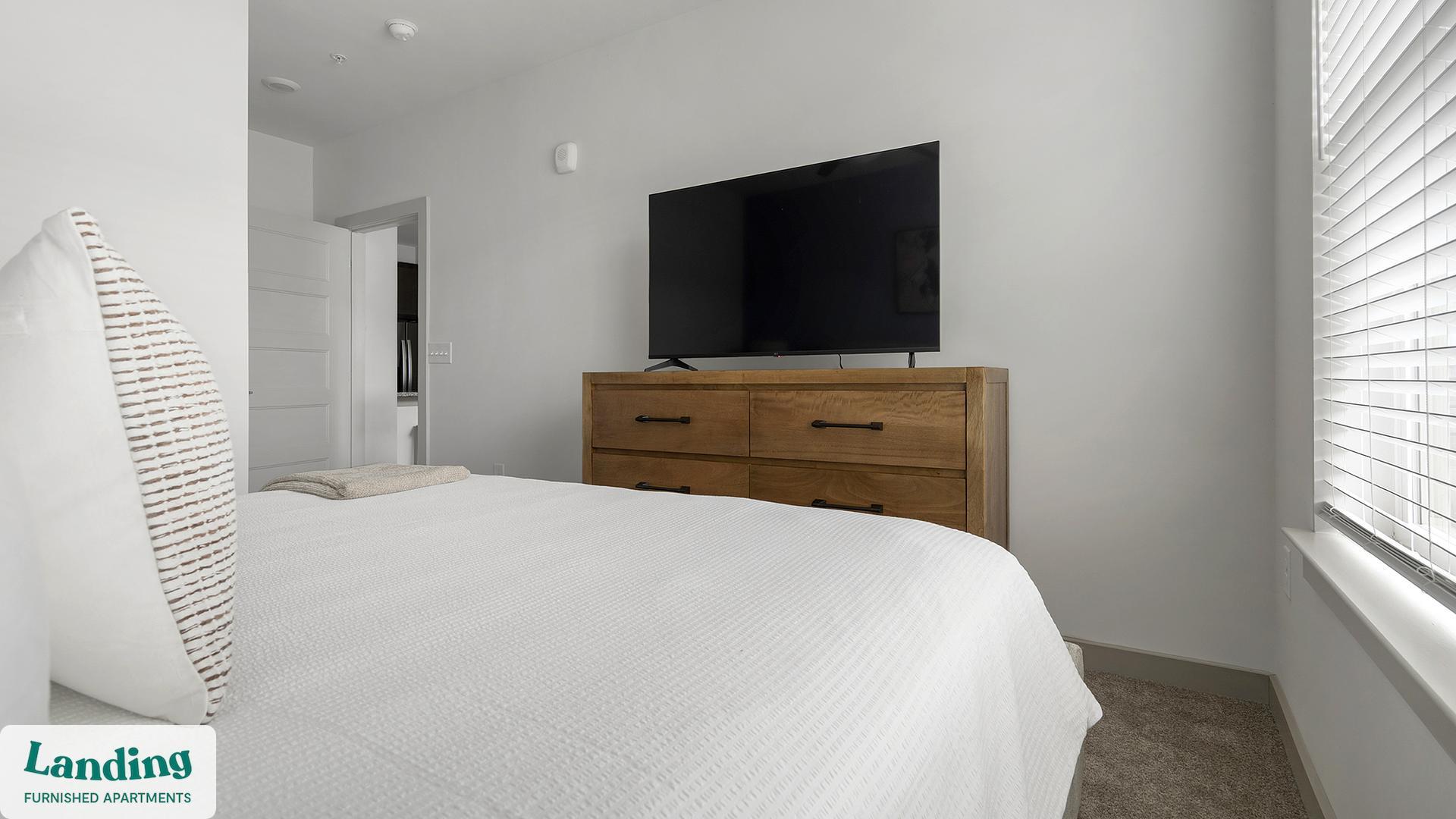 Building Photo - 340 W 25th St