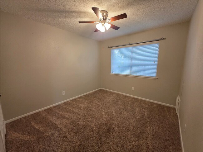 Building Photo - 6607 Rockfield Dr