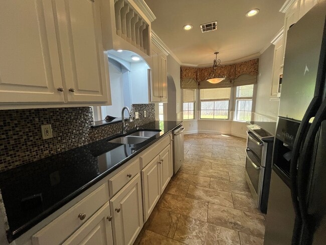 Building Photo - 1050 Azalea Garden Dr
