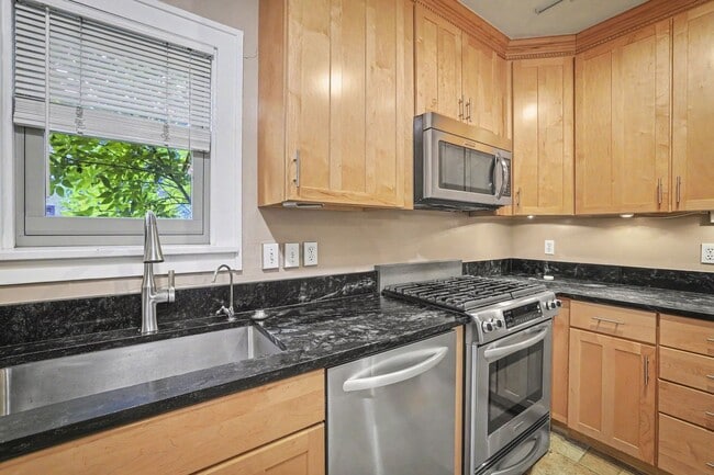 Building Photo - Charming Platte Park Bungalow Just Steps from South Pearl Street