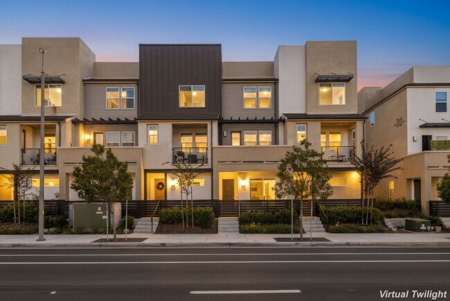 Building Photo - Welcome to your modern La Mesa townhome wi...