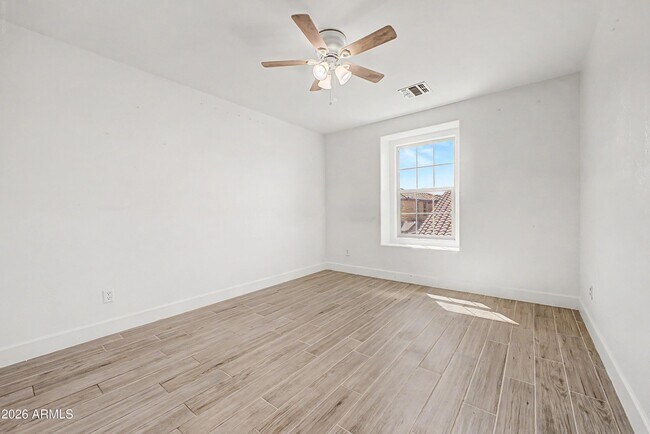 Building Photo - 16332 W Moreland St