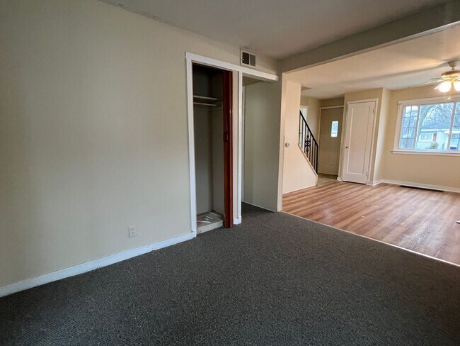 Building Photo - Charming Updated Cape Cod with several amenities!